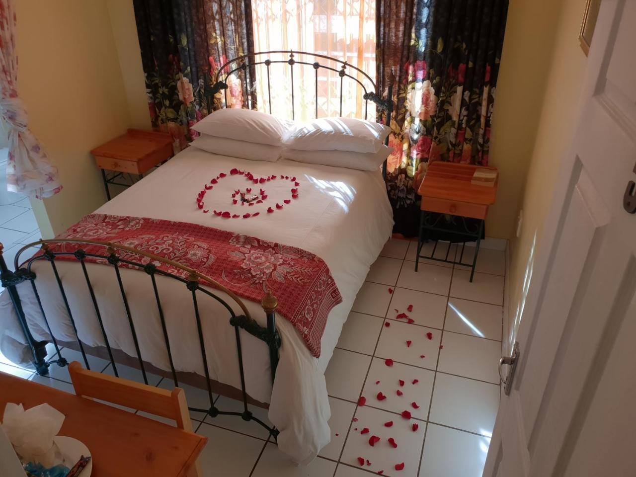 Ebenezer Guesthouse Bluewater Bay Port Elizabeth Exterior foto